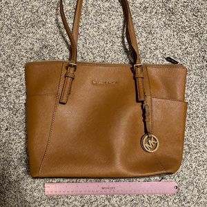 Michael Kors neutral/chestnut shoulder purse